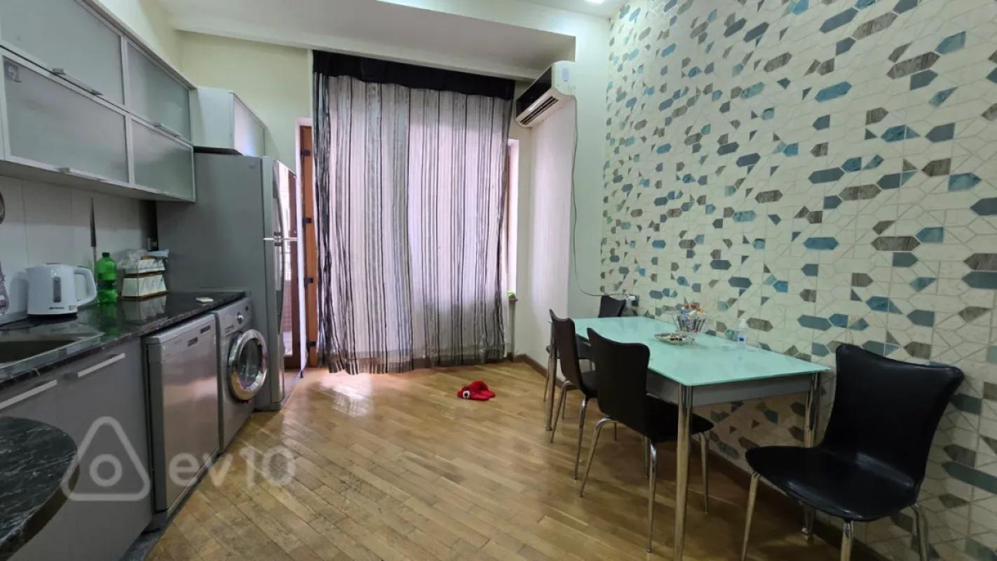 Satılır 3 otaqlı yeni tikili 150 m²