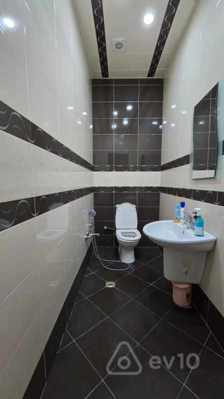 Satılır 3 otaqlı yeni tikili 150 m²