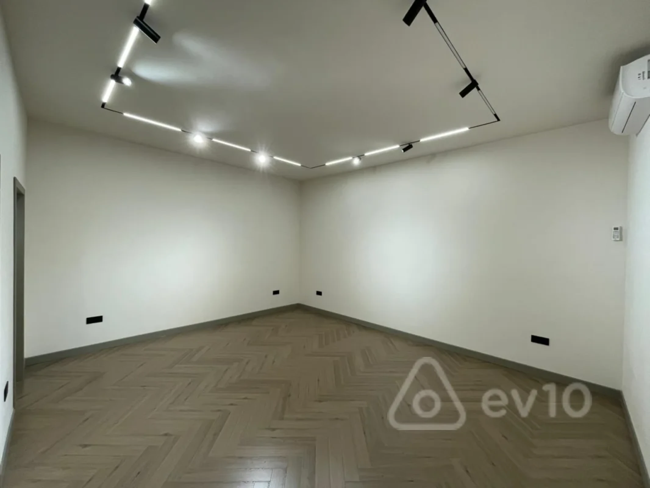 Kirayə verilir 2 otaqlı ofis 60 m²