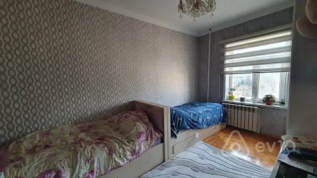 Satılır 3 otaqlı köhnə tikili 80 m²