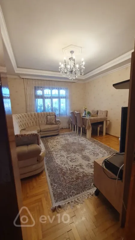 Satılır 3 otaqlı köhnə tikili 80 m²