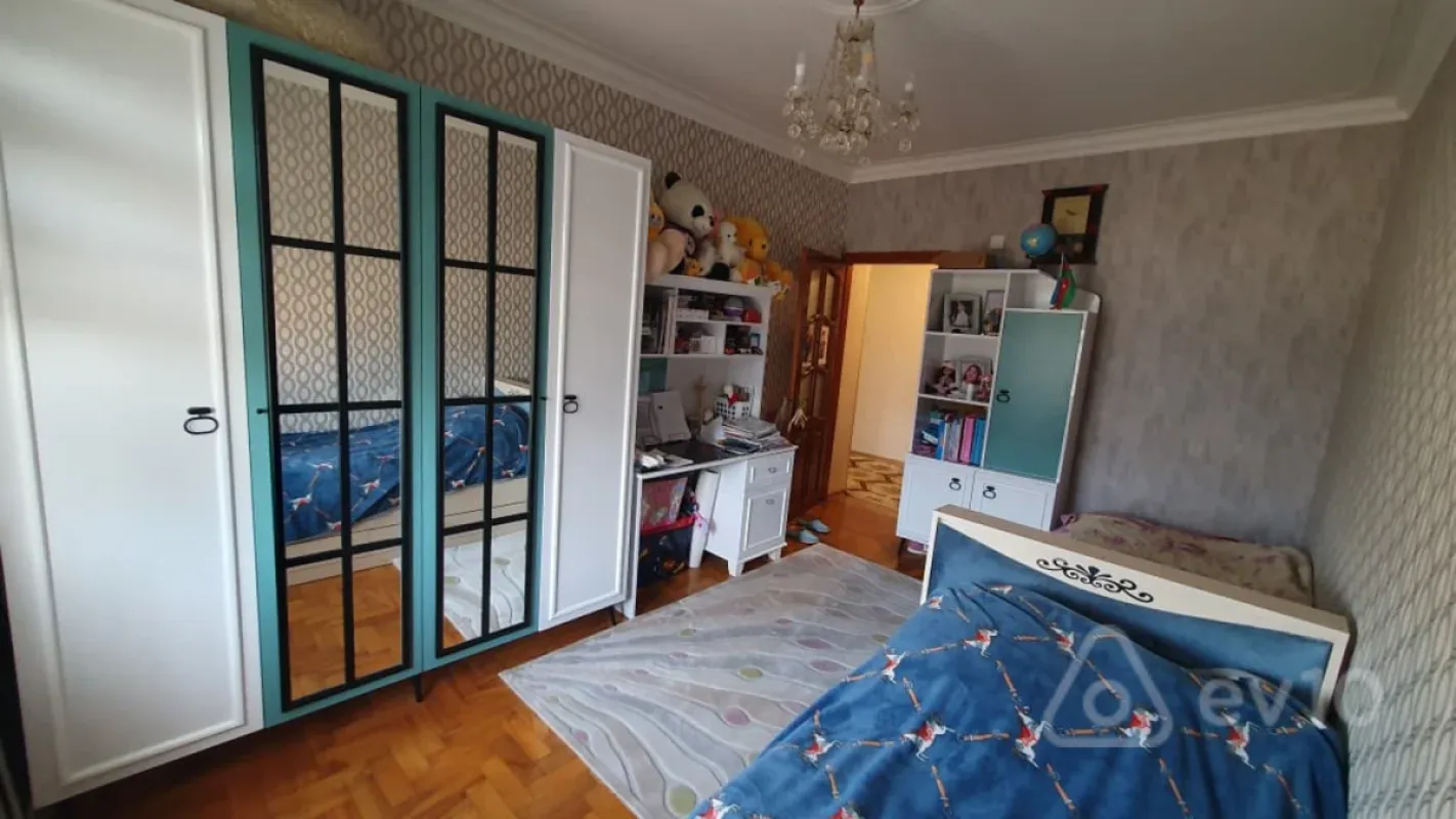 Satılır 3 otaqlı köhnə tikili 80 m²
