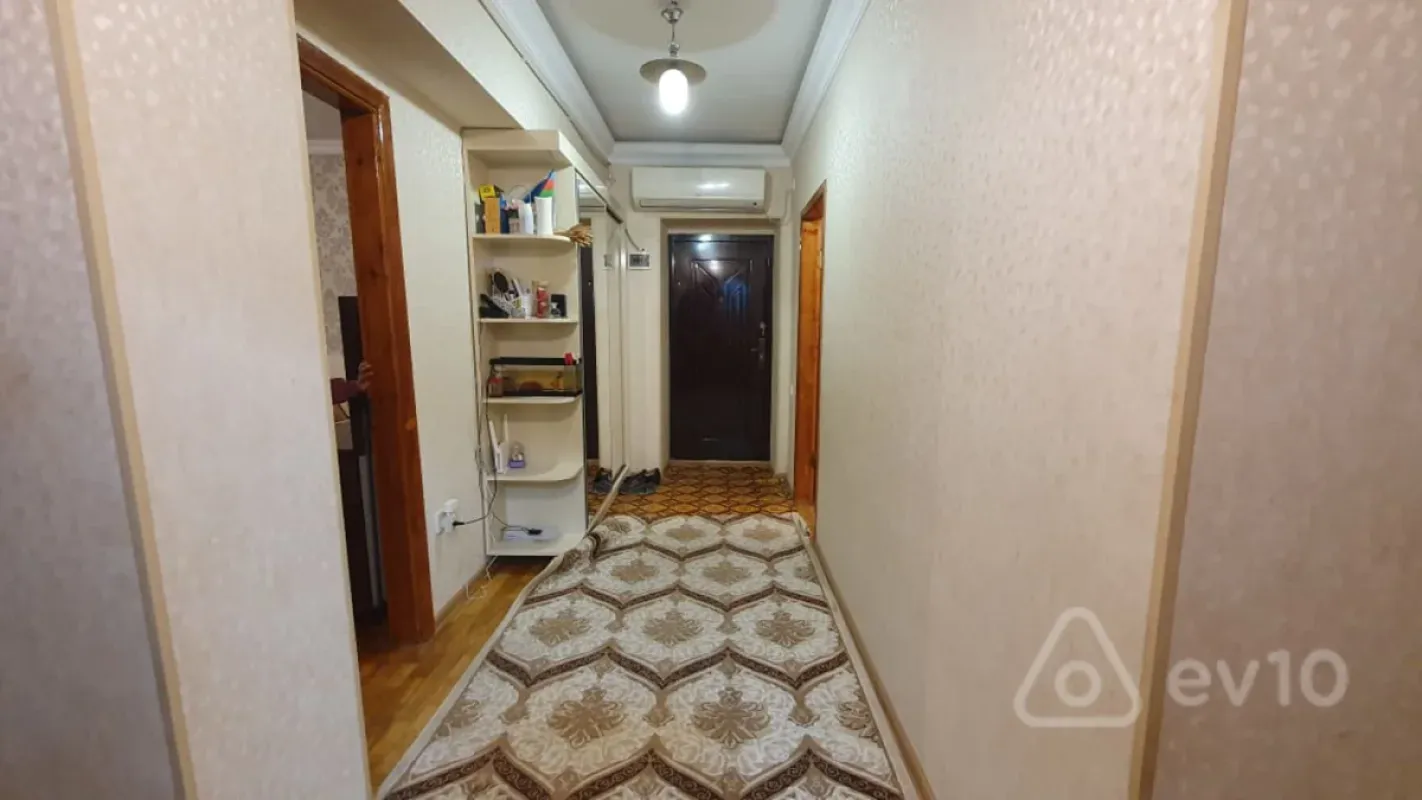 Satılır 3 otaqlı köhnə tikili 80 m²