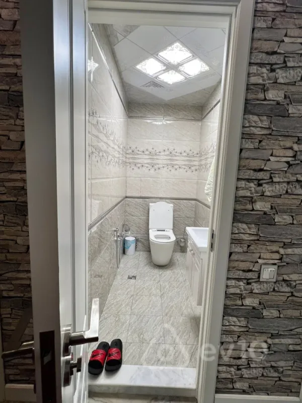 Satılır 3 otaqlı yeni tikili 135 m²