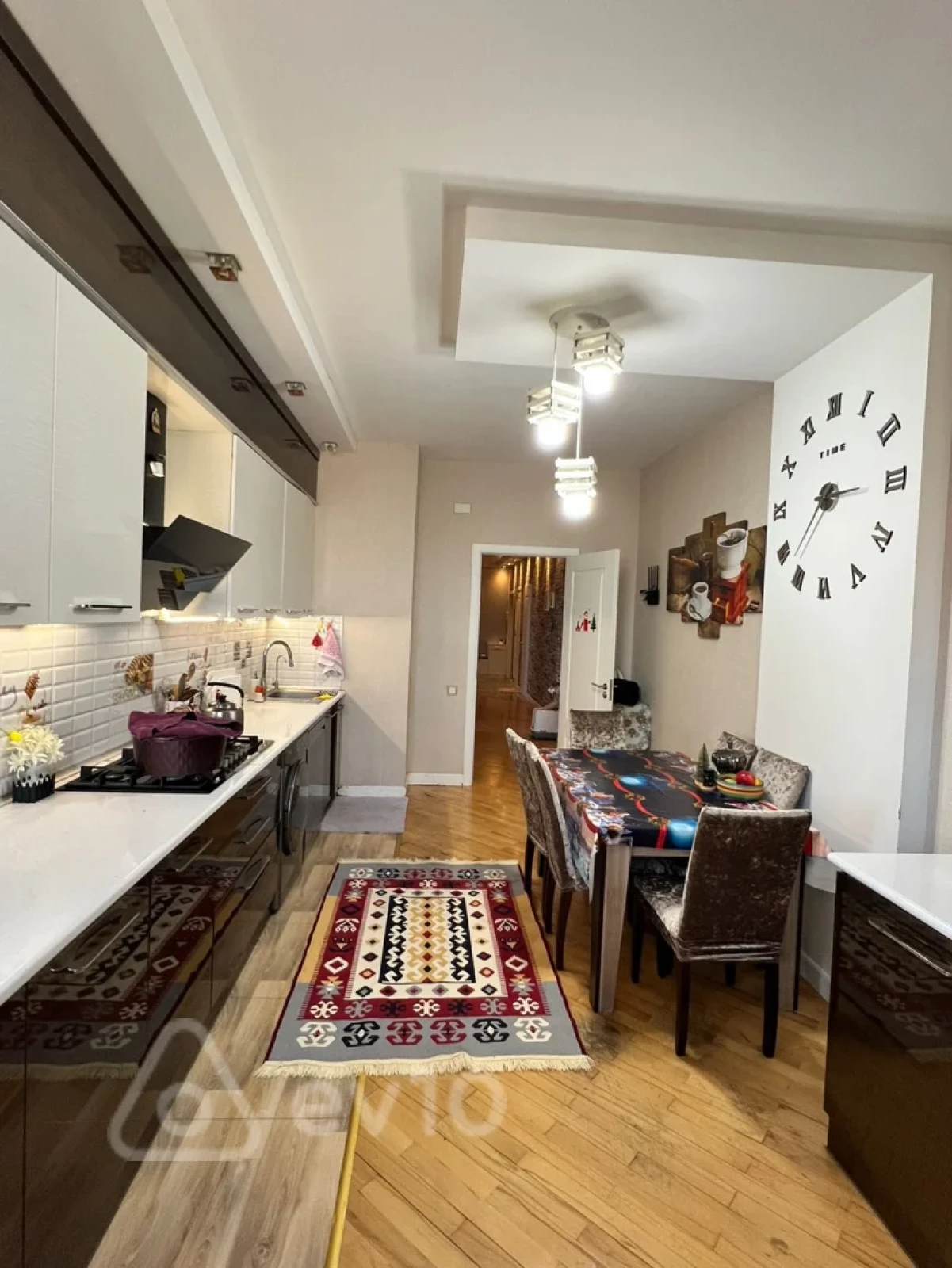 Satılır 3 otaqlı yeni tikili 135 m²