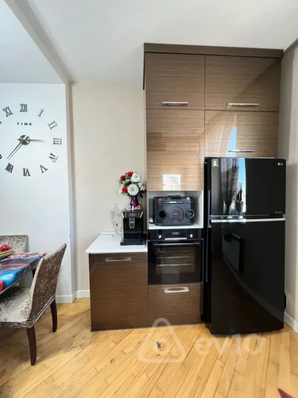 Satılır 3 otaqlı yeni tikili 135 m²