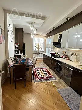 Satılır 3 otaqlı yeni tikili 135 m²