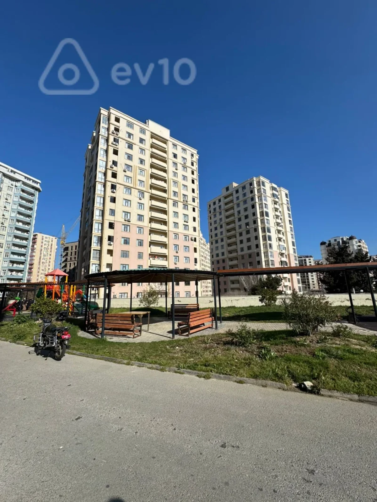 Satılır 3 otaqlı yeni tikili 106 m²