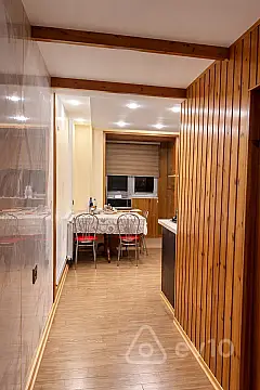 Satılır 4 otaqlı köhnə tikili 110 m²