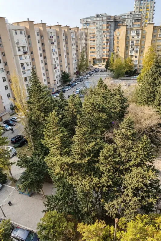 Satılır 4 otaqlı köhnə tikili 110 m²