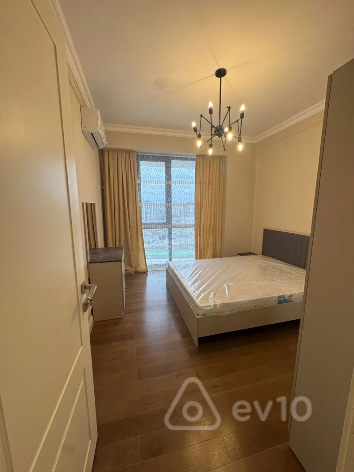 Kirayə verilir 2 otaqlı yeni tikili 65 m²