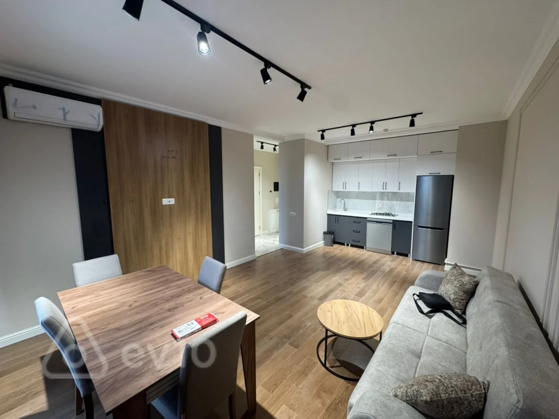 Kirayə verilir 2 otaqlı yeni tikili 65 m²