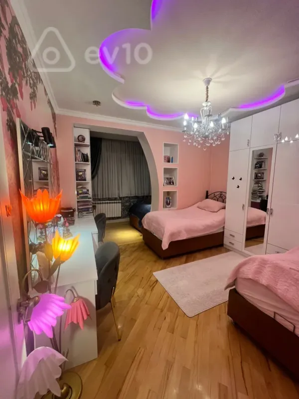 Satılır 3 otaqlı yeni tikili 140 m²