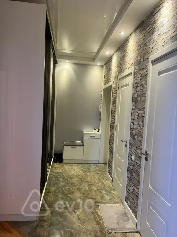 Satılır 3 otaqlı yeni tikili 140 m²