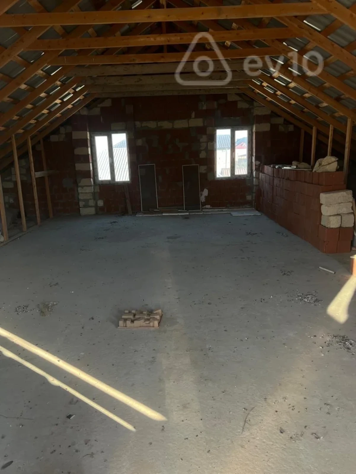 Satılır 4 otaqlı həyət evi 400 m²