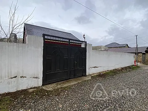 Satılır 4 otaqlı həyət evi 400 m²