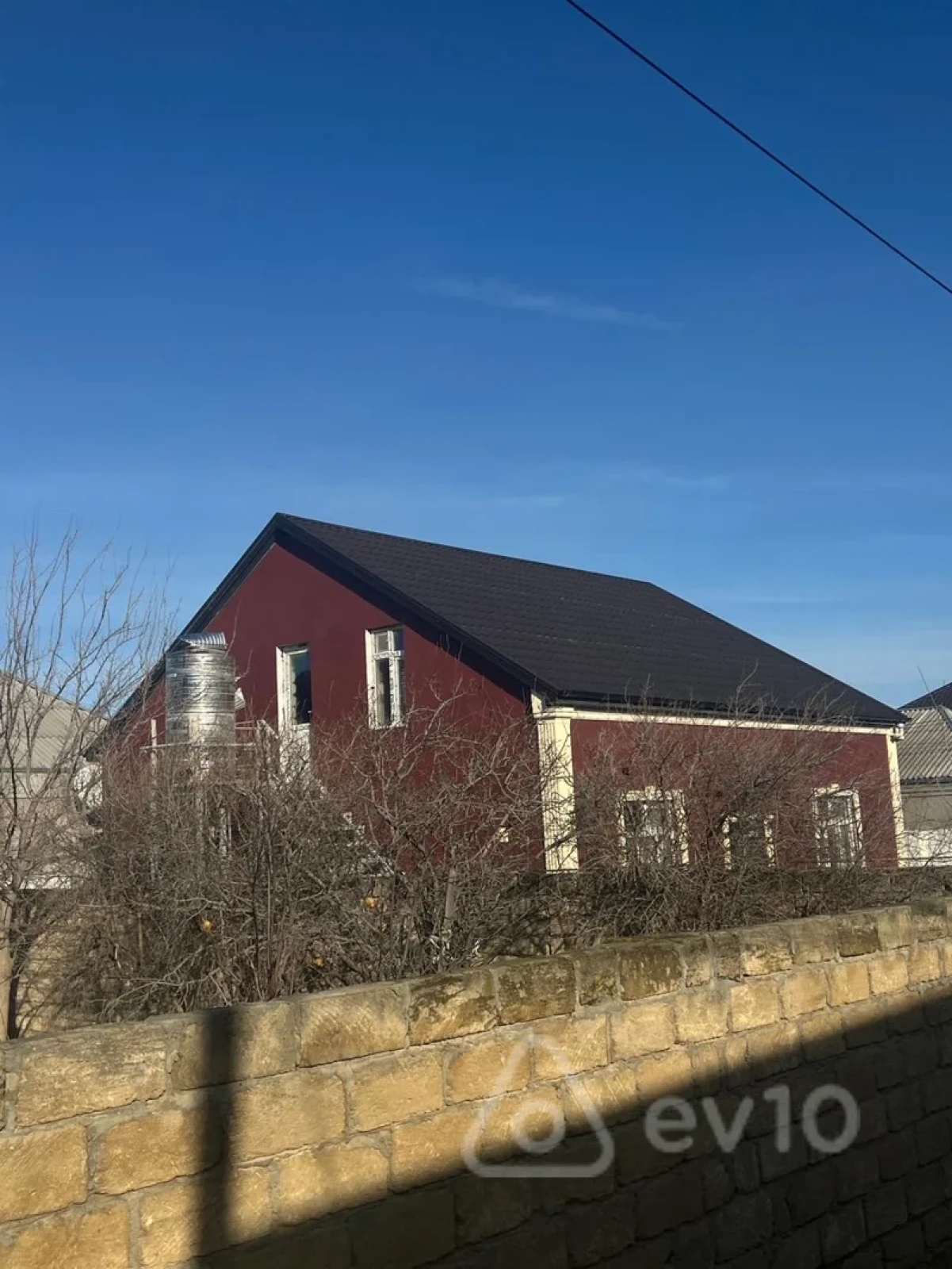 Satılır 4 otaqlı həyət evi 400 m²