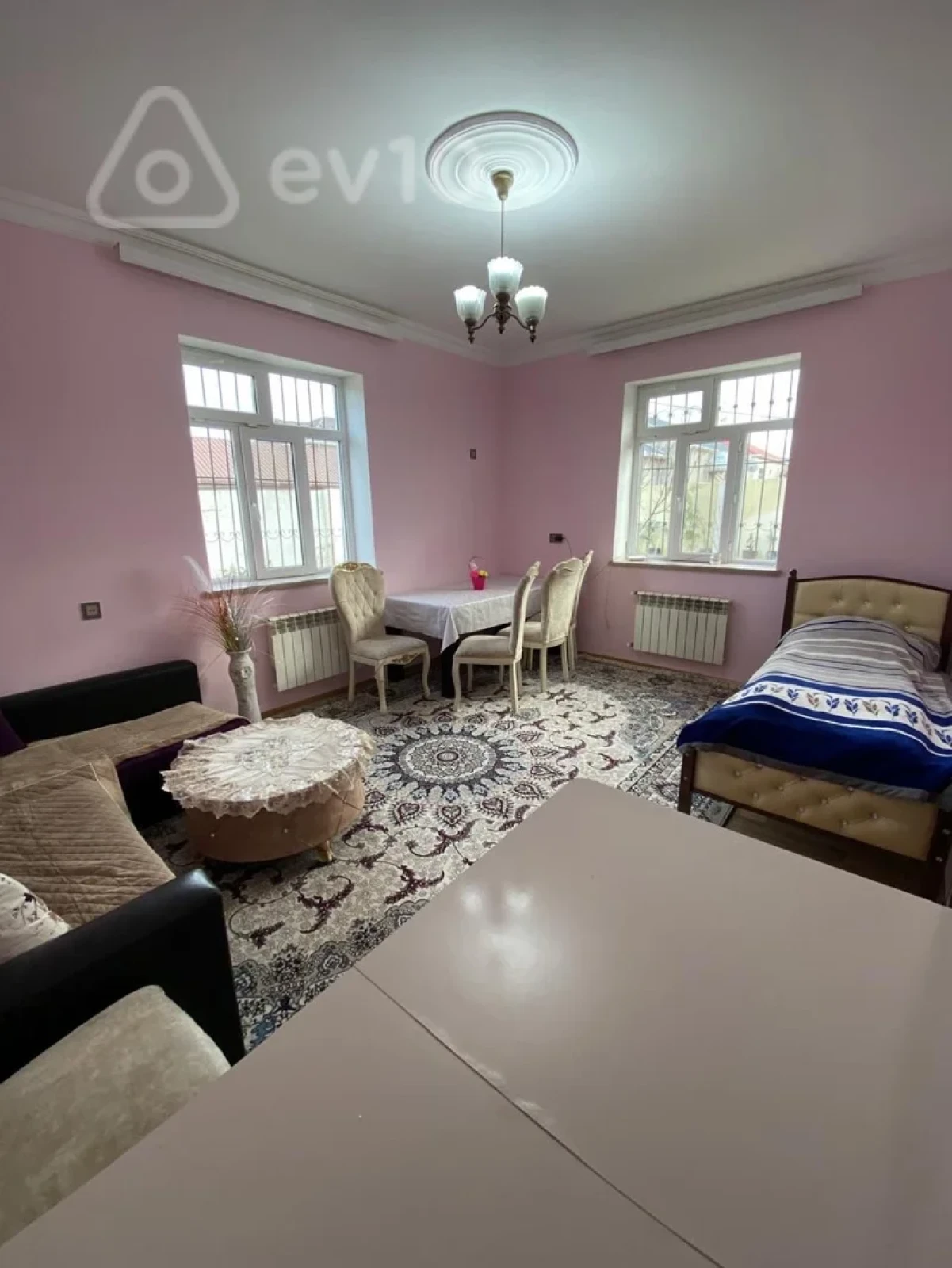 Satılır 4 otaqlı həyət evi 400 m²