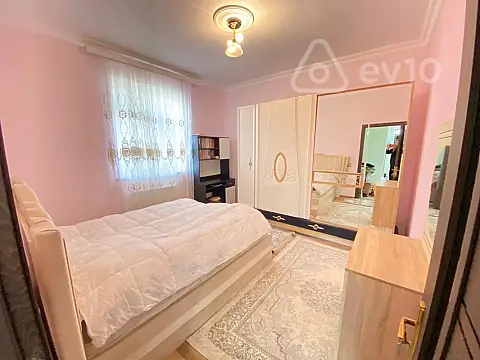 Satılır 4 otaqlı həyət evi 400 m²