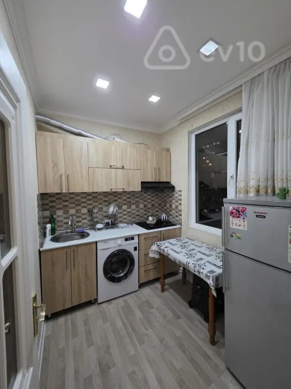 Kirayə verilir 2 otaqlı köhnə tikili 60 m²