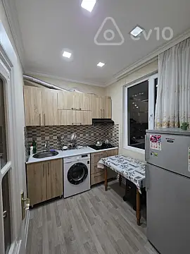 Kirayə verilir 2 otaqlı köhnə tikili 60 m²