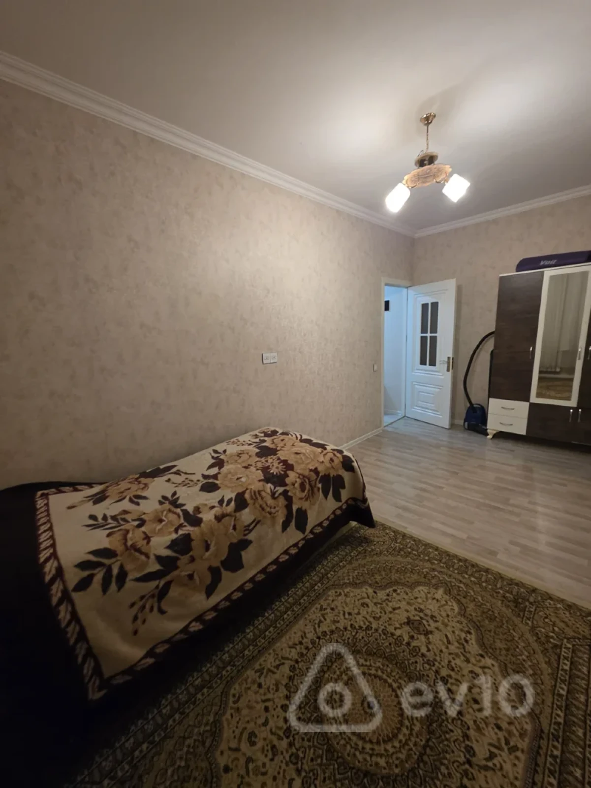 Kirayə verilir 2 otaqlı köhnə tikili 60 m²