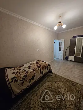 Kirayə verilir 2 otaqlı köhnə tikili 60 m²