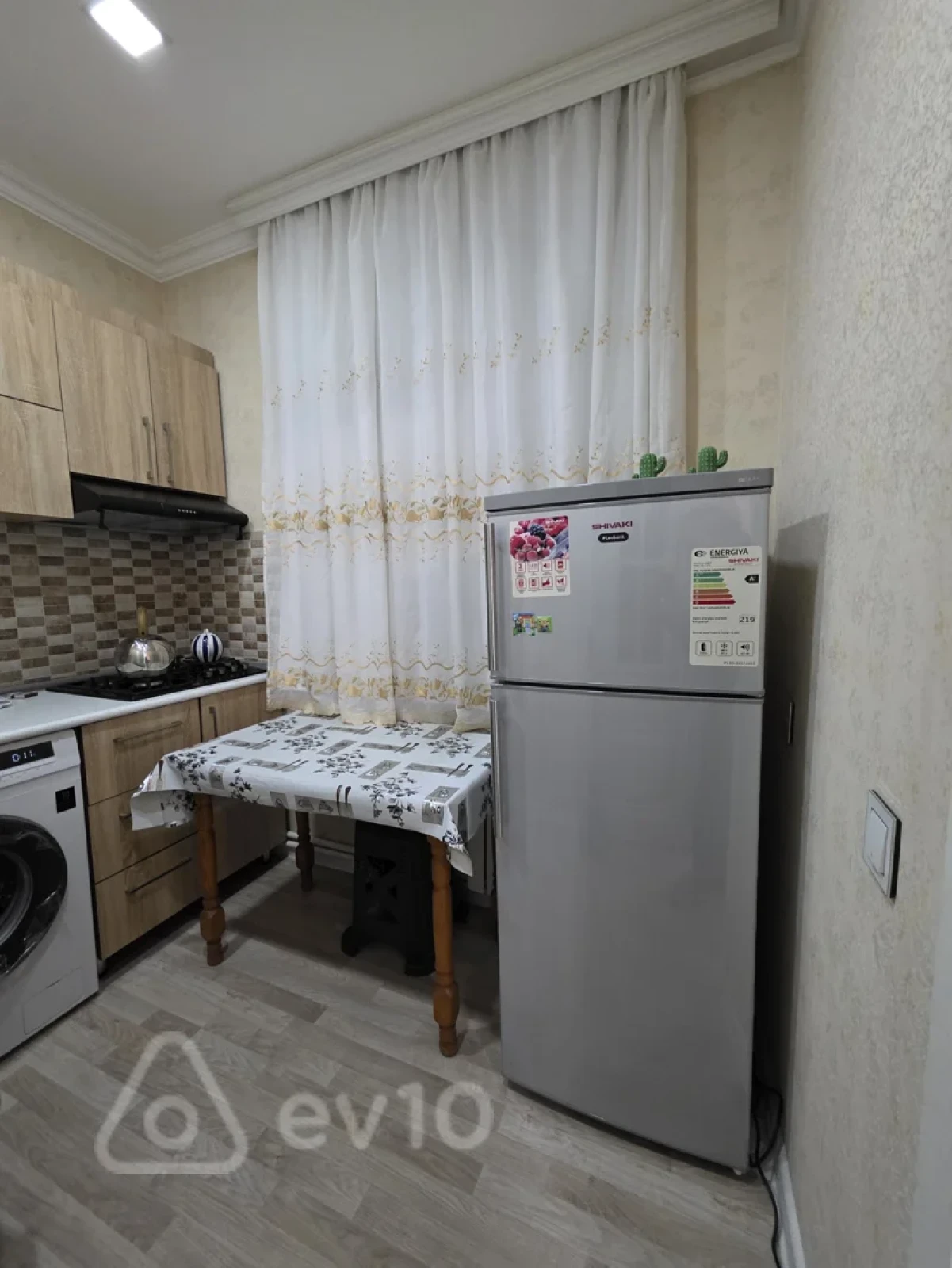 Kirayə verilir 2 otaqlı köhnə tikili 60 m²