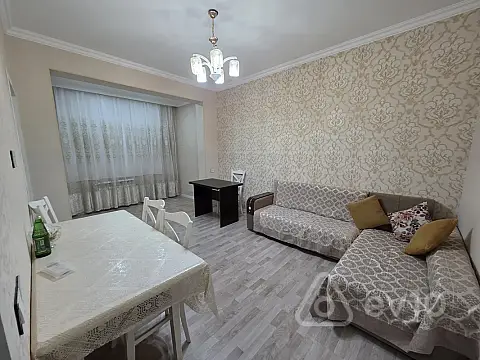 Kirayə verilir 2 otaqlı köhnə tikili 60 m²