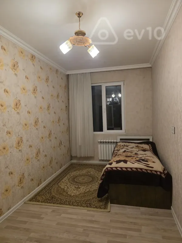 Kirayə verilir 2 otaqlı köhnə tikili 60 m²