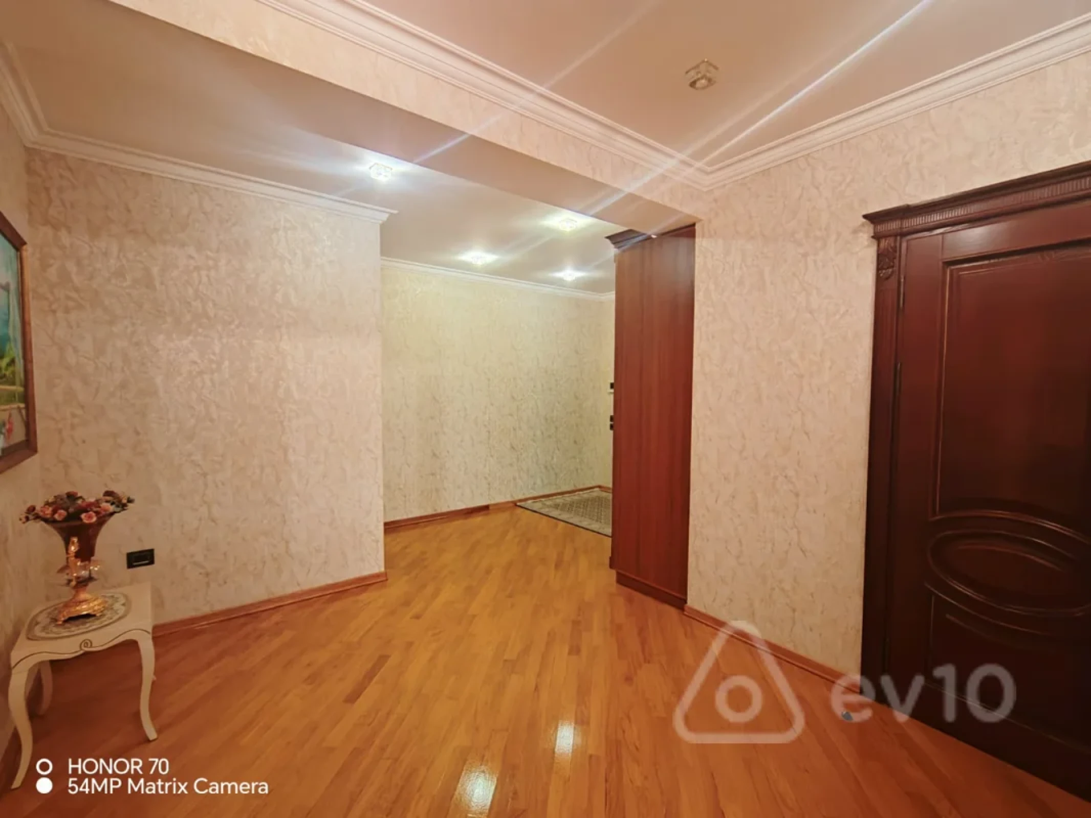 Kirayə verilir 2 otaqlı yeni tikili 114 m²