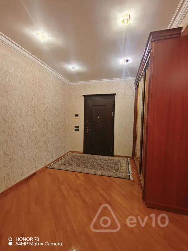 Kirayə verilir 2 otaqlı yeni tikili 114 m²
