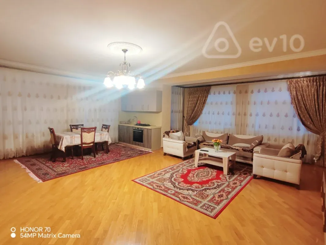 Kirayə verilir 2 otaqlı yeni tikili 114 m²