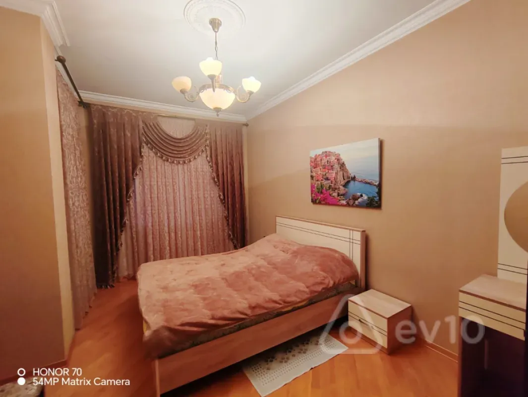 Kirayə verilir 2 otaqlı yeni tikili 114 m²