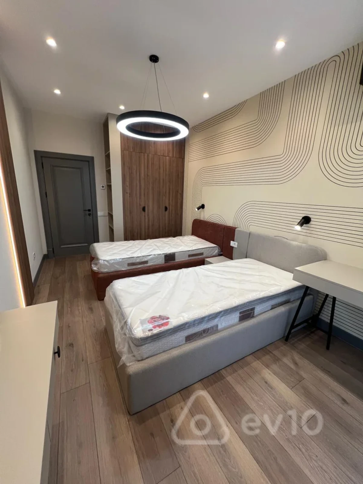 Kirayə verilir 3 otaqlı yeni tikili 148 m²