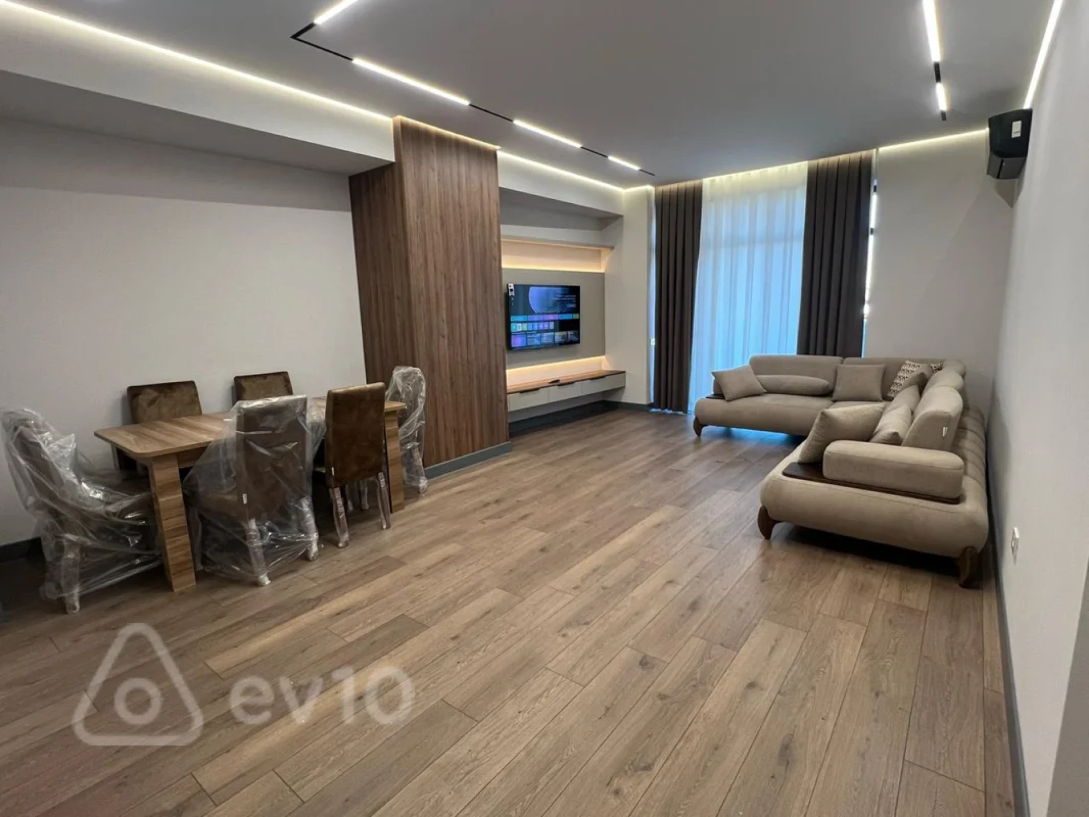 Kirayə verilir 3 otaqlı yeni tikili 148 m²