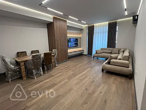 Kirayə verilir 3 otaqlı yeni tikili 148 m²