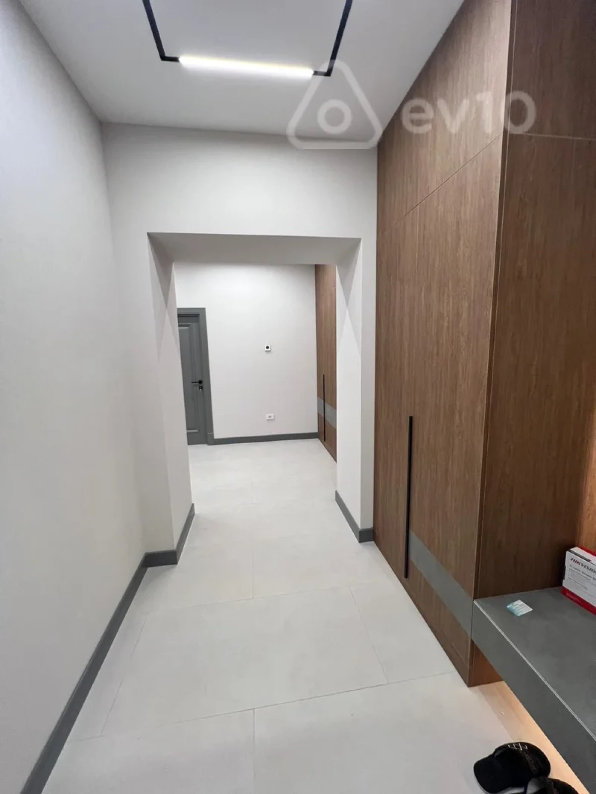 Kirayə verilir 3 otaqlı yeni tikili 148 m²