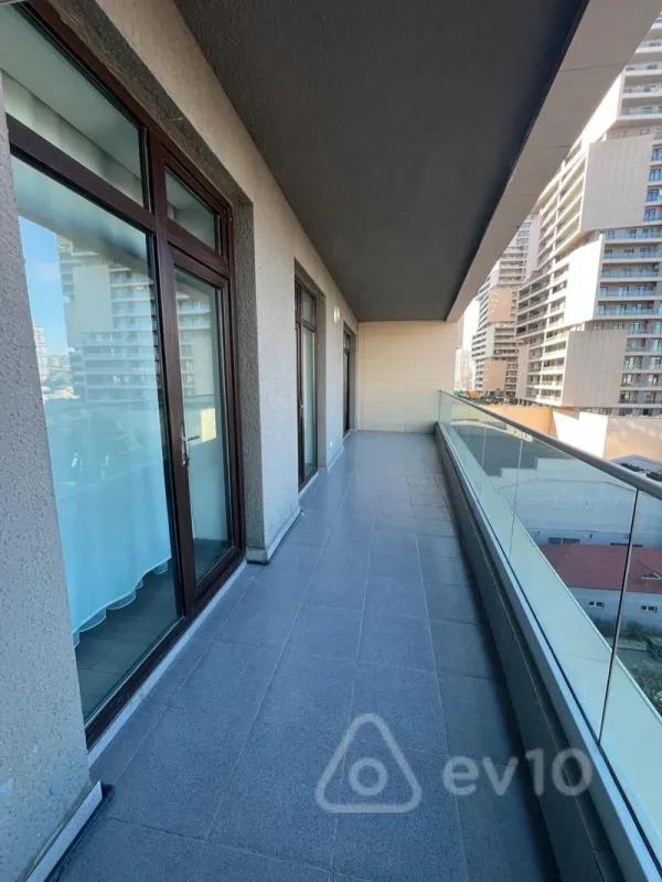 Kirayə verilir 3 otaqlı yeni tikili 148 m²