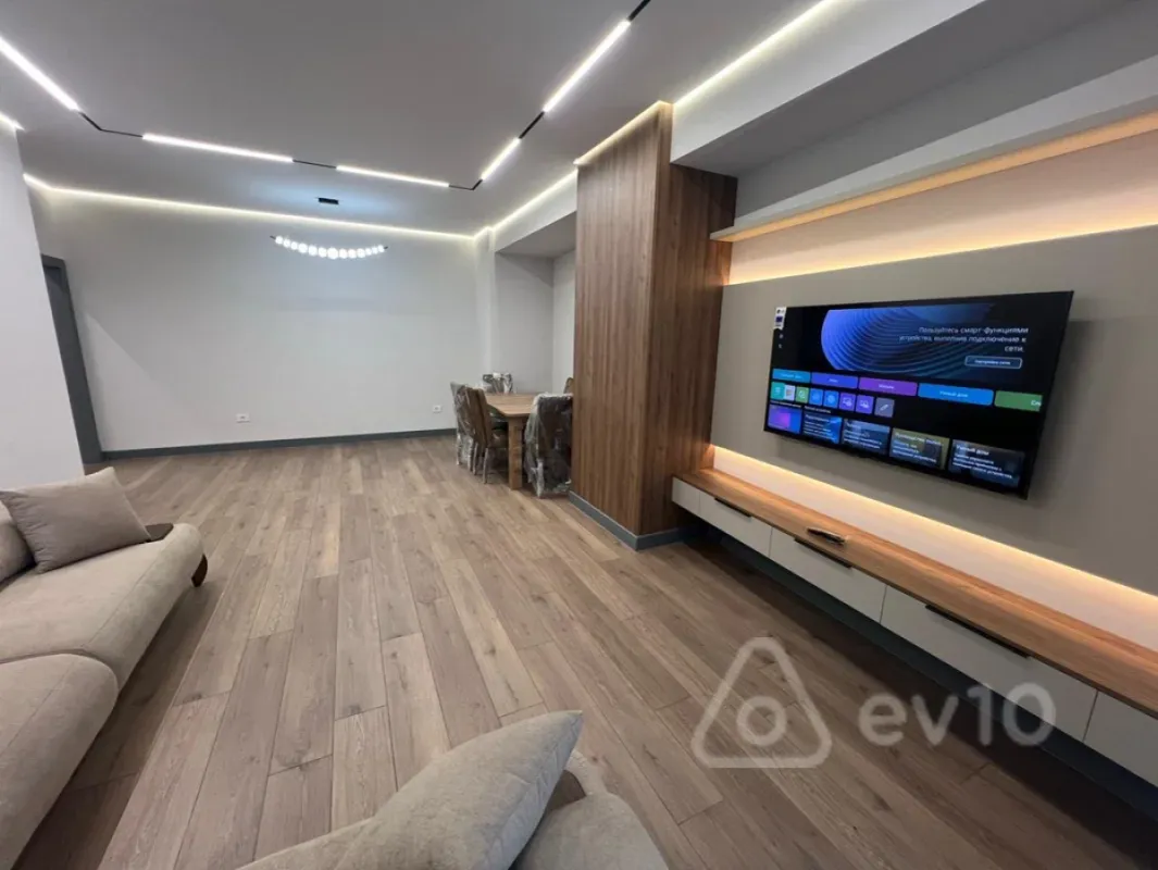 Kirayə verilir 3 otaqlı yeni tikili 148 m²