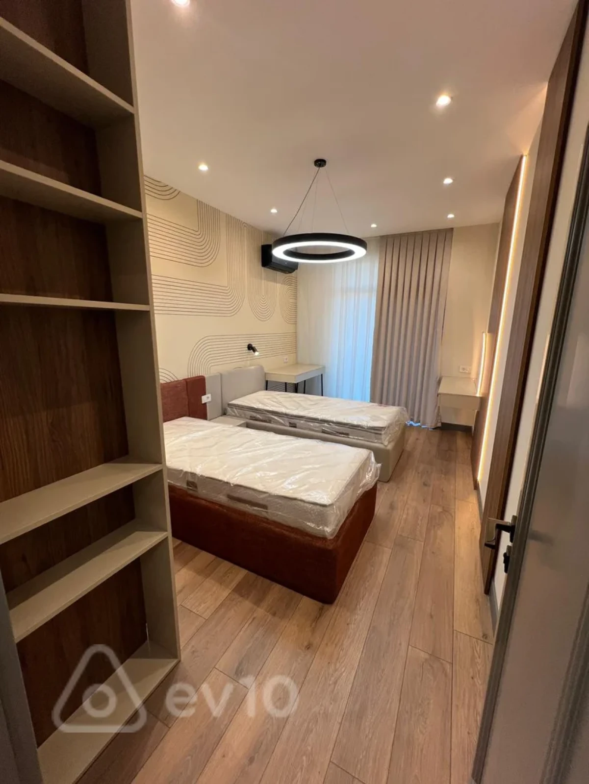 Kirayə verilir 3 otaqlı yeni tikili 148 m²