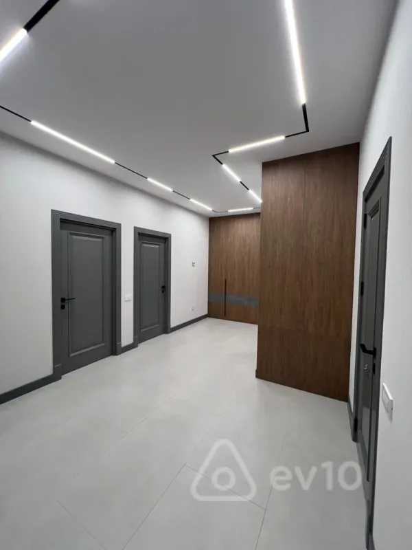 Kirayə verilir 3 otaqlı yeni tikili 148 m²