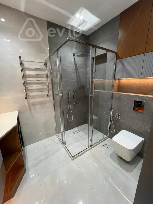 Kirayə verilir 3 otaqlı yeni tikili 148 m²