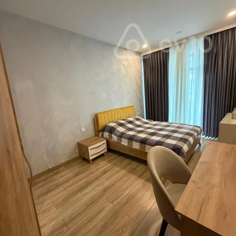 Kirayə verilir 4 otaqlı yeni tikili 178 m²