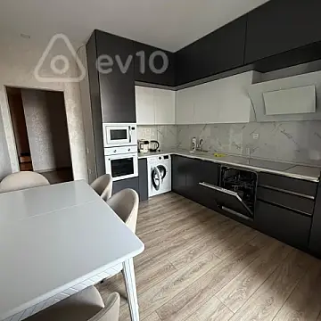 Kirayə verilir 4 otaqlı yeni tikili 178 m²