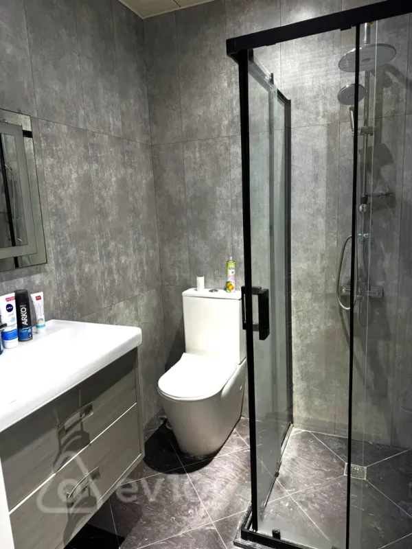 Kirayə verilir 2 otaqlı yeni tikili 90 m²