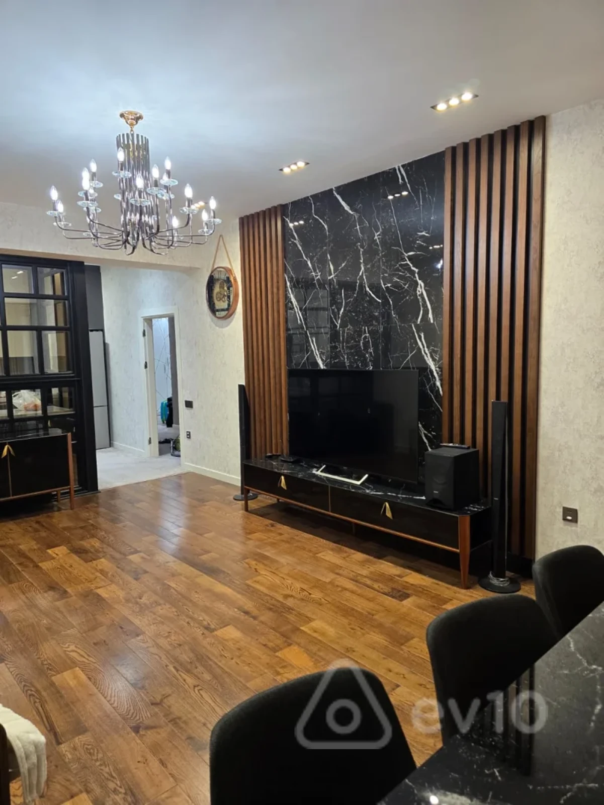 Kirayə verilir 4 otaqlı yeni tikili 155 m²