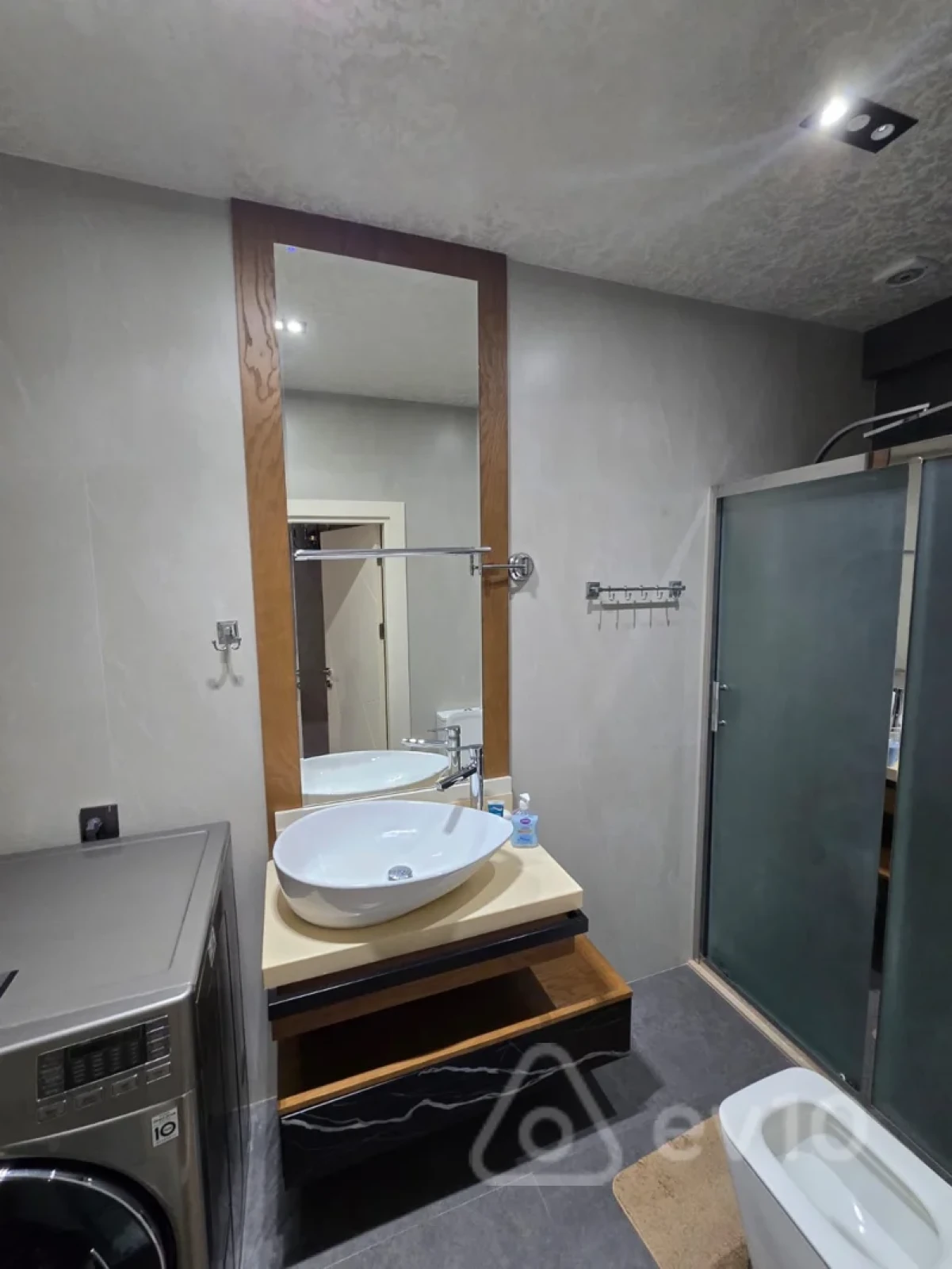 Kirayə verilir 4 otaqlı yeni tikili 155 m²