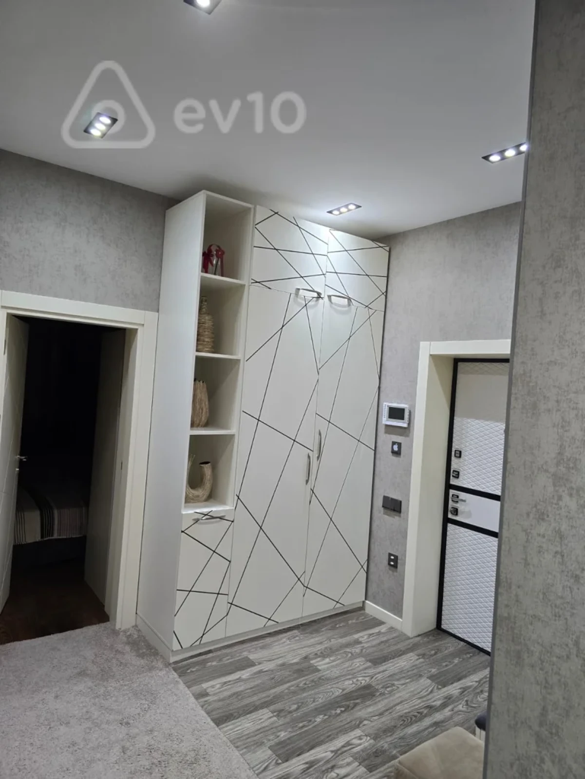 Kirayə verilir 4 otaqlı yeni tikili 155 m²