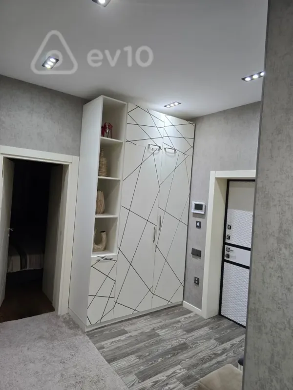 Kirayə verilir 4 otaqlı yeni tikili 155 m²
